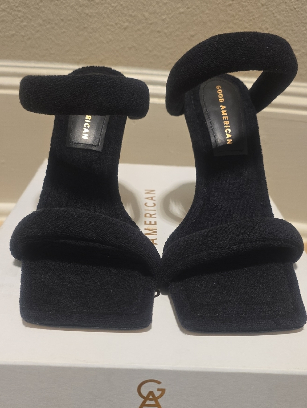Good American Black terry cloth Double-Strap Heels
